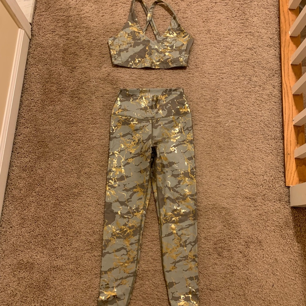 Carbon 38 complete workout set (bra and leggings) size small